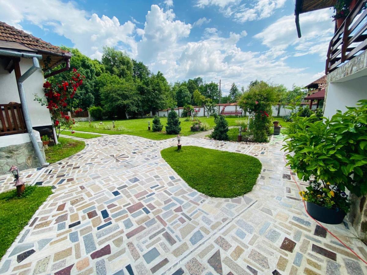 Casa De Vacanta Motata Novaci-Străini Eksteriør bilde