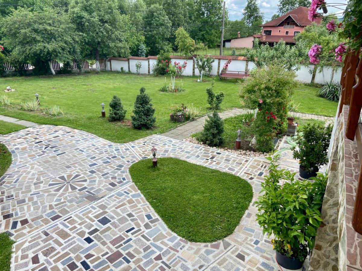 Casa De Vacanta Motata Novaci-Străini Eksteriør bilde