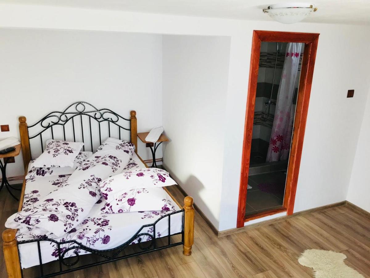 Casa De Vacanta Motata Novaci-Străini Eksteriør bilde