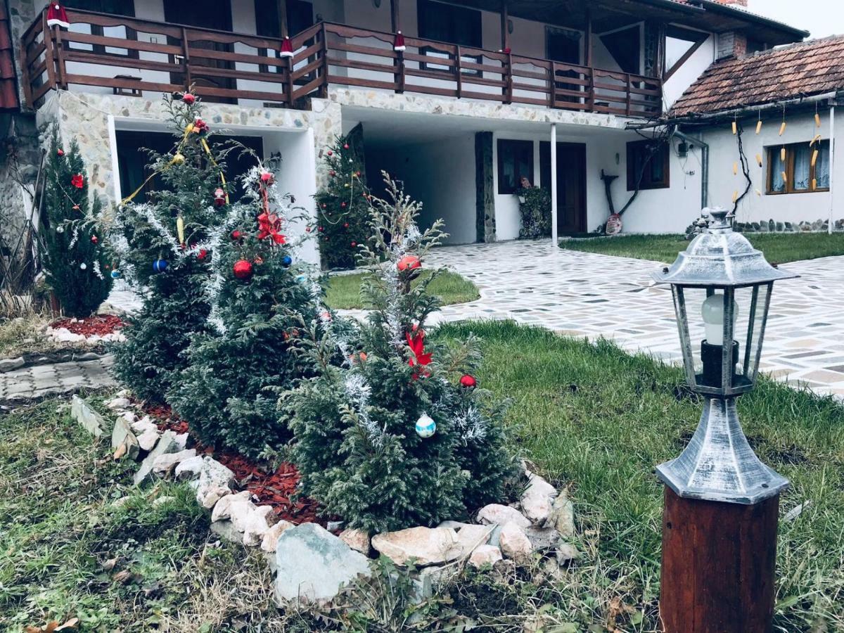 Casa De Vacanta Motata Novaci-Străini Eksteriør bilde